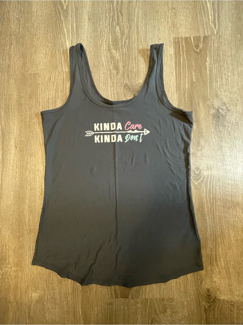 No Boundaries gray tank top with "Kinda Care Kinda Don't" graphic. Size: XL